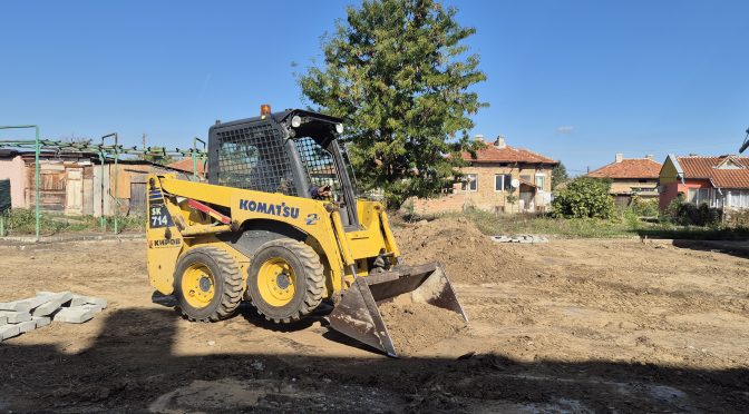 Започна ремонтът на детската площадка на улица „Руен“